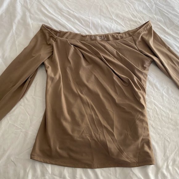 Abercrombie Long-Sleeve Draped Off-The-Shoulder Top - Picture 2 of 3